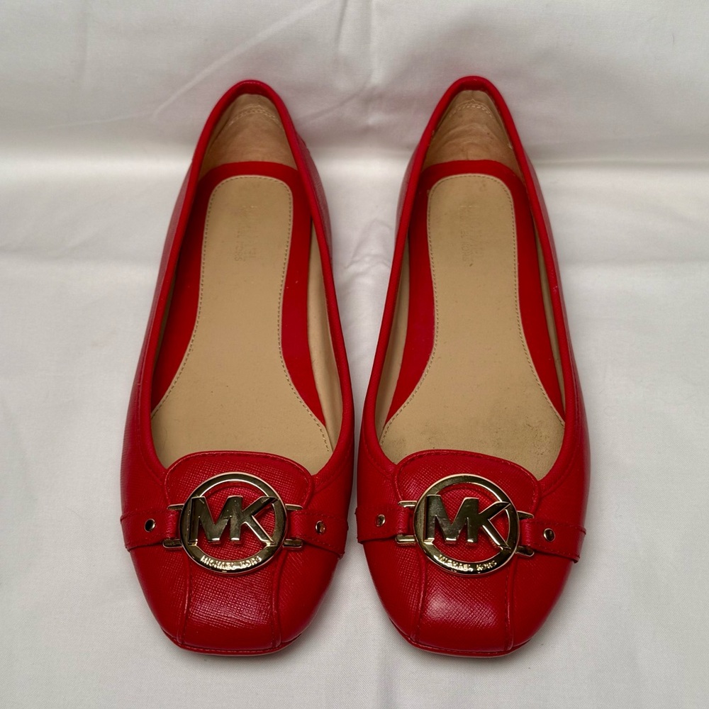 Michael Kors Fulton Red Leather Gold Logo Charm Flats Shoes Size 8M